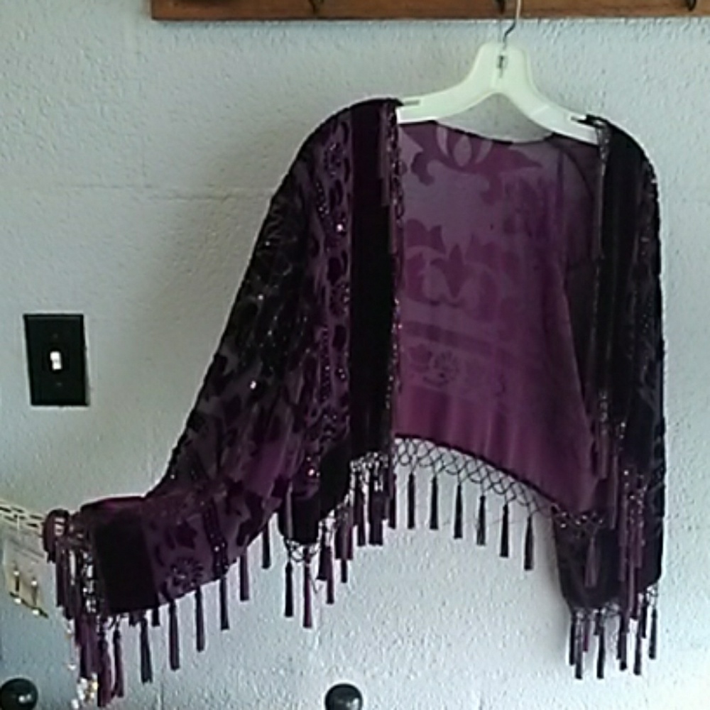 Shall w/ sleeves
